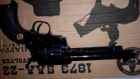 Seguimos vendiendo todo lo q no uso, revolver Chiappa calibre 22 tambor de 10 tiros. Tiene copia del Bope 01