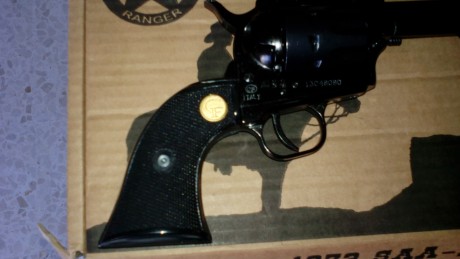 Seguimos vendiendo todo lo q no uso, revolver Chiappa calibre 22 tambor de 10 tiros. Tiene copia del Bope 00