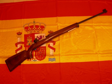 Saludos. Abro este post por si os apetece mostrar vuestras preciosidades.... Poco que decir del fusil 90