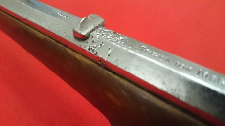 Un amigo me pide que le ponga en venta esta escopeta monotiro T.Bascaran de 9mm y con 90 años de antigüedad...Un 12