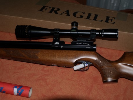Vendo Carabina Air arms  S500 Xtra Fac  S/L 5,5  RH Haya, esta solo estrenada, con factura 22/ 3/ 2016, 01