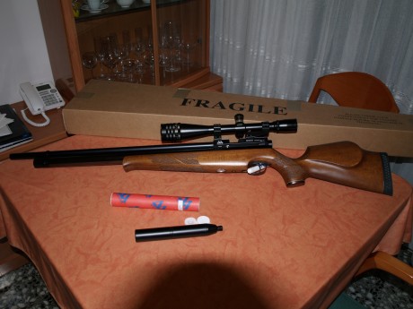 Vendo Carabina Air arms  S500 Xtra Fac  S/L 5,5  RH Haya, esta solo estrenada, con factura 22/ 3/ 2016, 00