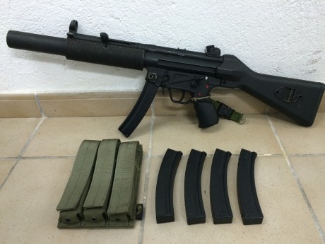 Buenas tardes, vendo mi MP5 por no usar, ya que tengo varias marcadoras y no doy a basto. 
La replica 00
