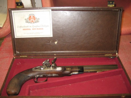 Hola un amigo me ha pedido que le anuncie esta pistola, John Manton, cal 44, en muy buen estado, interesados
precio 92