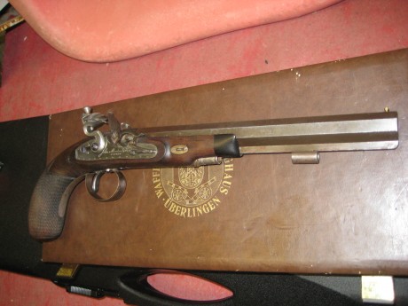 Hola un amigo me ha pedido que le anuncie esta pistola, John Manton, cal 44, en muy buen estado, interesados
precio 101