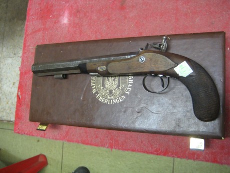 Hola un amigo me ha pedido que le anuncie esta pistola, John Manton, cal 44, en muy buen estado, interesados
precio 100