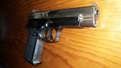 Buenas. Para que unas entren otras tienen que salir. En este caso le toca a una veterana Star 30M
El arma 01