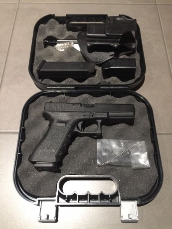 Un compañero que deja el tiro me pide que le ponga un anuncio para vender su Glock.

Es de tercera generacion 00