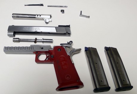 Se vende SPS Standard Plus 9mm cañón 5 pulgadas, viene con dos cargadores, el seguro de empuñadura está 22