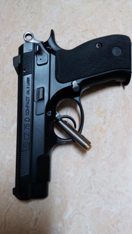 Vendo esta preciosidad, esta guiada en F como capricho (y en precisión hace dieces como soles), pero también 01