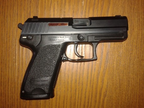 Se vende HK Usp Compact 9mm guiada con Lic. A. Muy buen estado, no ha disparado nada solo usada para porte 02