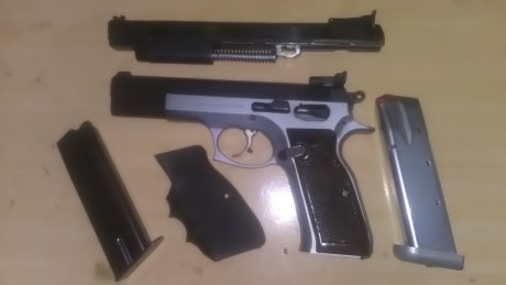 Vendo Tanfoglio  9 mm Parabellum The Ultra IPSC  de 5" y Kit Gold Match de 6".de 9 mm.-
Dos 00