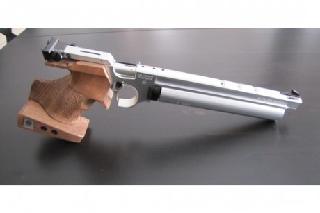VENDO STEYR, CON DOS CACHAS, ORIGINAL TALLA M Y RINK NUEVA.
650 393607 O MEJOR MAIL.
CON SU MALETIN COMO 01