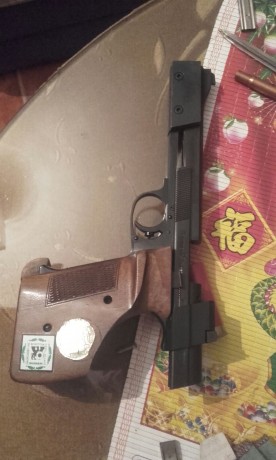 Buenas, un compañero vende una pistola PISTOLA HAMMERLI C.22

El precio 450 Euros, envío aparte.

Tiene 01