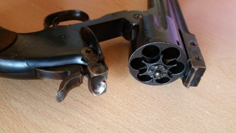 Pues eso, después de darles muchas vueltas vendo mi querido Schofield del 45 LC de Uberti. El arma está 01