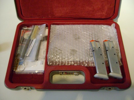 Vendo Tanfoglio Limited calibre 9x19 sin estrenar, con su maletín y todos sus accesorios.
Comprada para 01