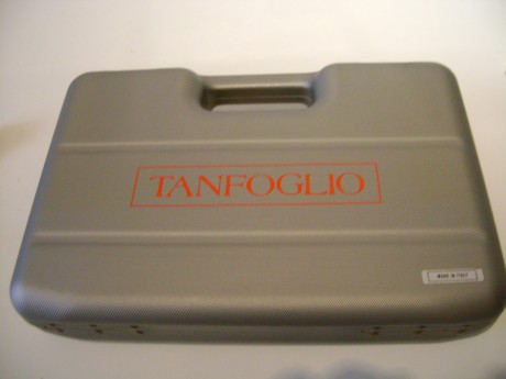 Vendo Tanfoglio Limited calibre 9x19 sin estrenar, con su maletín y todos sus accesorios.
Comprada para 00