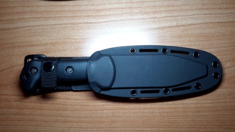 En venta cuchillo Campanion BK-2 hecho por Camillus,no por Ka-bar.Este modelo dejo de fabricarse hace 01