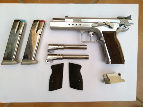 Se vende pistola Tanfoglio Limited Custom Hc calibre 9mm. Muy pocos tiros, solo utilizada en tiradas de 11