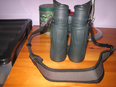 Hola. Vendo Prismáticos Steiner modelo Nichthunter XP de 8X44. de reestreno, con todos sus accesorios. 01
