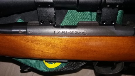Vendo carabina CZ 452-2E prácticamente nueva con los siguientes accesorios: visor Crossnar 3-12x40 reticula 00