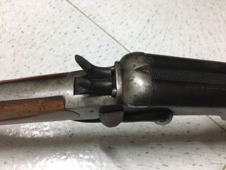 Un amigo me pide que le anuncie aqui dos escopetas antiguas.
Estan en Barcelona y los portes no estan 12