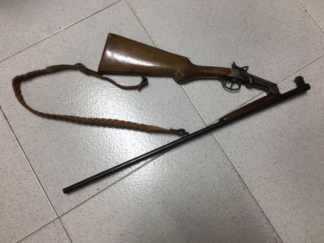 Un amigo me pide que le anuncie aqui dos escopetas antiguas.
Estan en Barcelona y los portes no estan 11