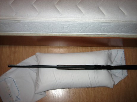 Hola.  Vendo escopeta superpuesta, de 74cm. de cañón, expulsora,  choques fijos de una y dos estrellas, 10