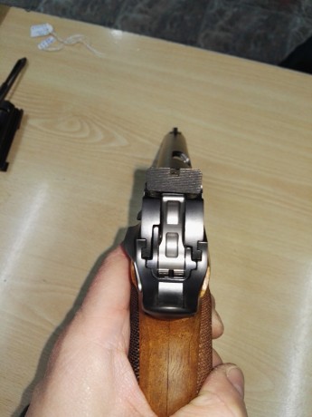 Buenas compañeros, se vende esta magnífica pistola de sobra por todos conocida.

Se trata de una Sig Sauer 01