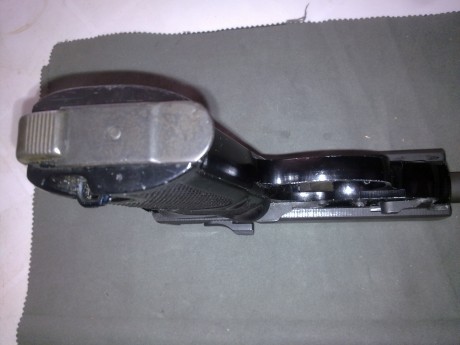 Una pistola clasica,en un epceccional estado de conservación y funcionamiento.Cambio por visor o arma 11