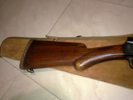 Se encuentra en perfecto estado de todo(madera, pavón y mecanismos). Inmaculada. Arma fantastica, de las 10