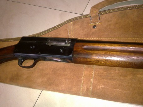 Se encuentra en perfecto estado de todo(madera, pavón y mecanismos). Inmaculada. Arma fantastica, de las 21