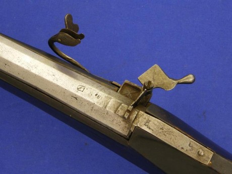 Voy a colocar unas fotos de un arma larga alemana de llave de mecha del siglo XVI. 12