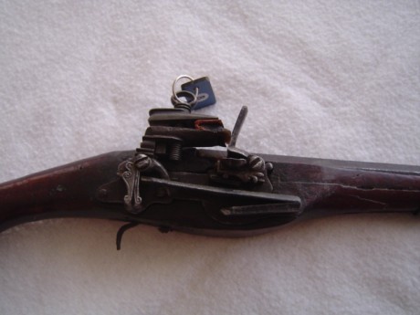Buenas tardes.
Llevo bastante tiempo sin entrar en el foro, un amigo del pueblo me ha regalado este arma 01