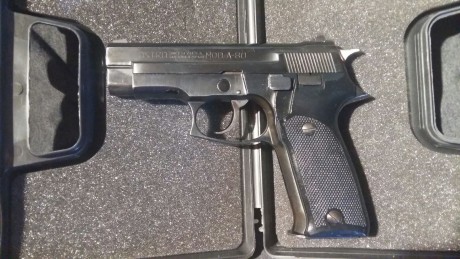 Se vende por no usar, la pistola era de un compañero que no tenía cupo y lleva muerta en el armero un 00