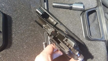 Se vende por no usar, la pistola era de un compañero que no tenía cupo y lleva muerta en el armero un 11