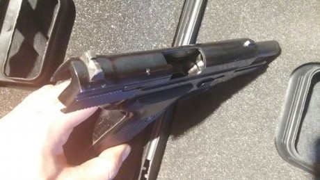 Se vende por no usar, la pistola era de un compañero que no tenía cupo y lleva muerta en el armero un 10
