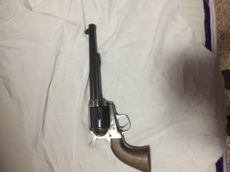 Se vende este revolver guiado en F.
Precio 300 euros. Portes a cargo del comprador. 01