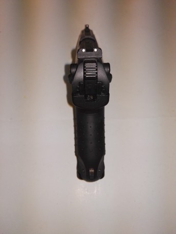 Muy buenas.
Pongo a la venta mi walther P22 LR de doble y simple accion en simple accion peso del gatillo 00
