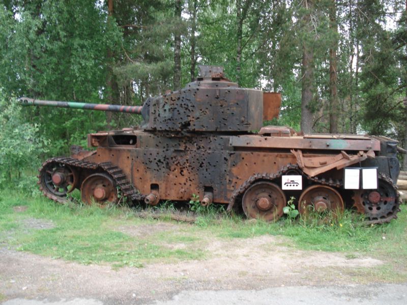 Empiezo mi serie dedicada al museo de carro de combate de Parola mostrandoos las torres, de T72,T62 asi 01