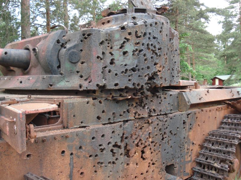 Empiezo mi serie dedicada al museo de carro de combate de Parola mostrandoos las torres, de T72,T62 asi 00