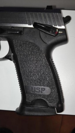 Vendo HK USP por 300 euros. Corredera color acero. Dos cargadores. Alicante Benidorm
Tfno 639 62 88 76 30