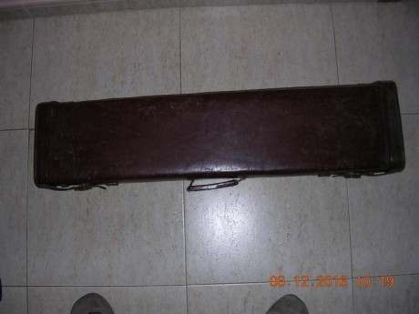 Hola a todos.
Estoy buscando estuches y maletines de cuero para guardar escopetas.Podeis enviarme las 52