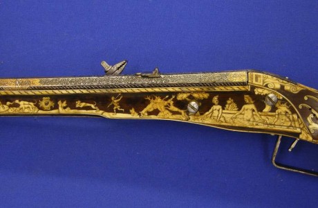 Voy a colocar unas fotos de un arma larga alemana de llave de mecha del siglo XVI. 41