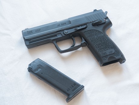 la pistola esta nuevo, ni tiene 10 tiros.
Incluido un cargador, la pistola se encuentra en la isla de 01