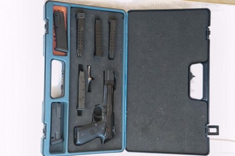 vendo Beretta Combat simple acción con maleta original ( también Beretta) y 6 cargadores y llave. Muy 00