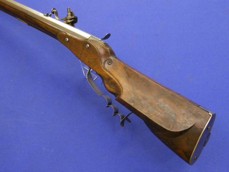 Voy a colocar unas fotos de un arma larga alemana de llave de mecha del siglo XVI. 62