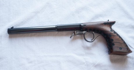 vendo pistola Ardesa, cal. 40 de poco uso; 

precio 450€ + porte 01