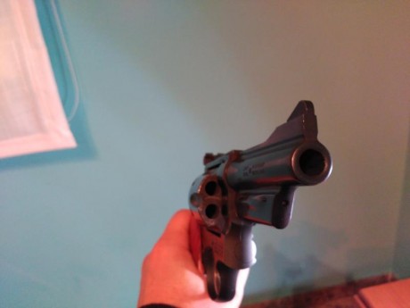 Vendo revolver S&W 28 “Patrolman” de 4” calibre 357 magnum y 38 especial en perfectas condiciones.
 11