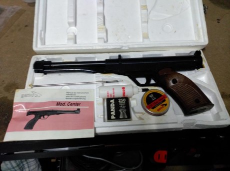 Hola,

Acabo de registrarme en el foro por un sólo hecho, he encontrado en mi casa una vieja pistola de 31